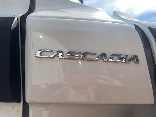 Image of Freightliner Cascadia equipment image 1