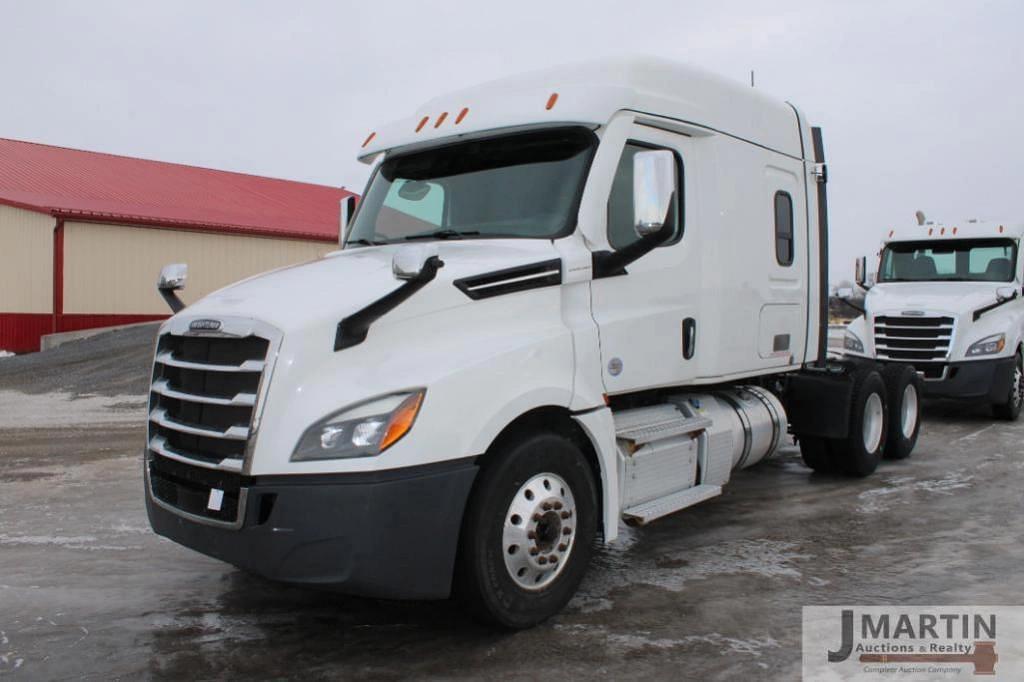 Image of Freightliner Cascadia Primary image