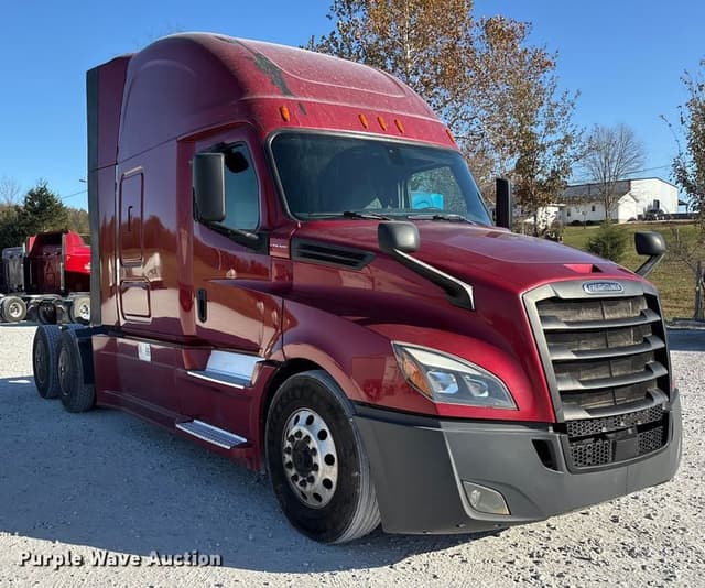 Image of Freightliner Cascadia equipment image 2