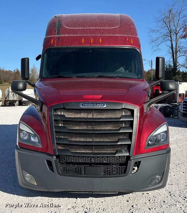 Image of Freightliner Cascadia equipment image 1