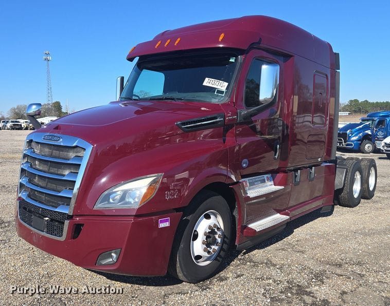 2020 Freightliner Cascadia Equipment Image0