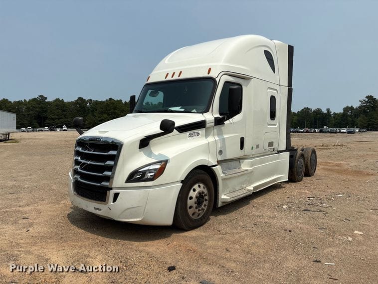 2020 Freightliner Cascadia Equipment Image0