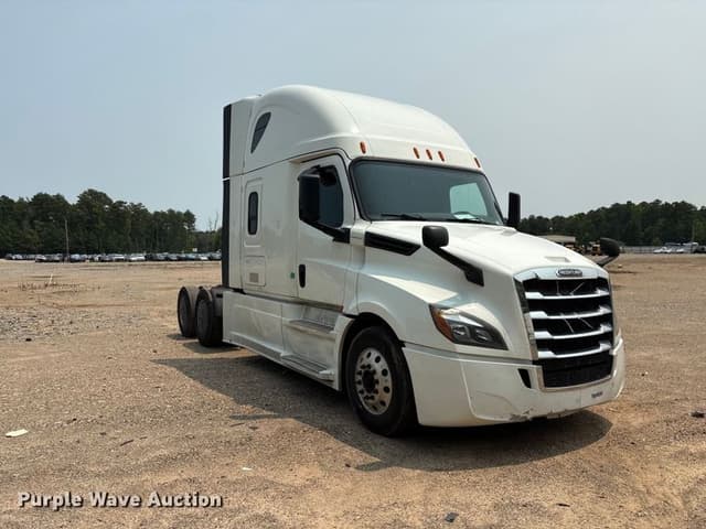 Image of Freightliner Cascadia equipment image 2
