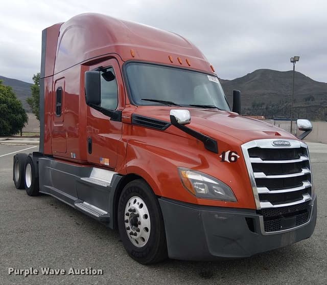 Image of Freightliner Cascadia equipment image 2