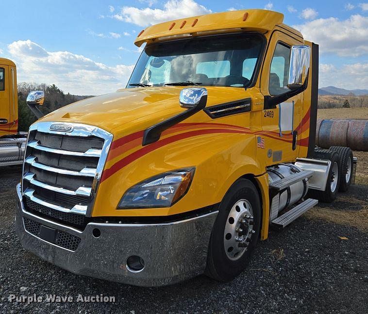 Image of Freightliner Cascadia Primary image