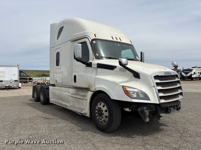Image of Freightliner Cascadia equipment image 2