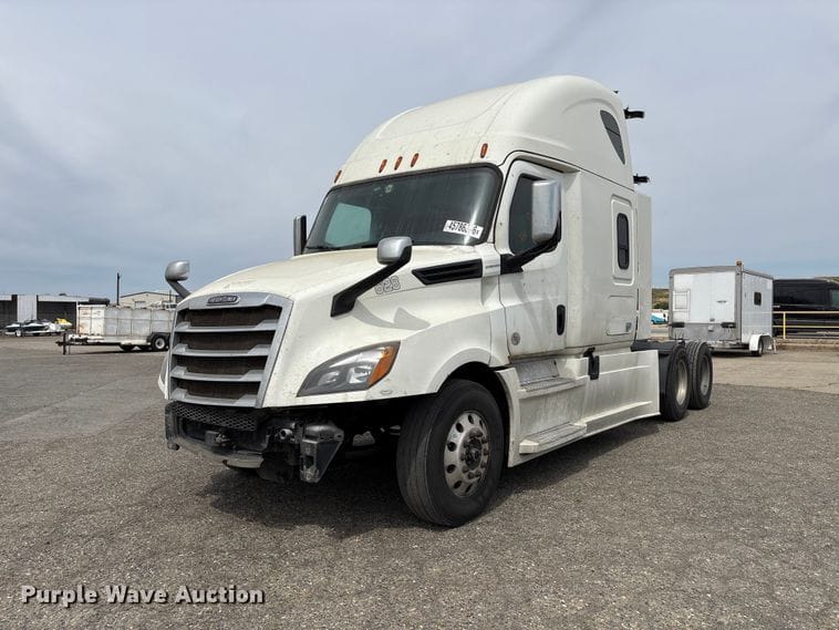 2020 Freightliner Cascadia Equipment Image0