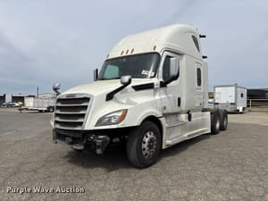 2020 Freightliner Cascadia Image