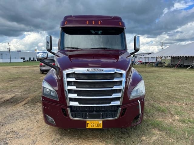 Image of Freightliner Cascadia equipment image 1