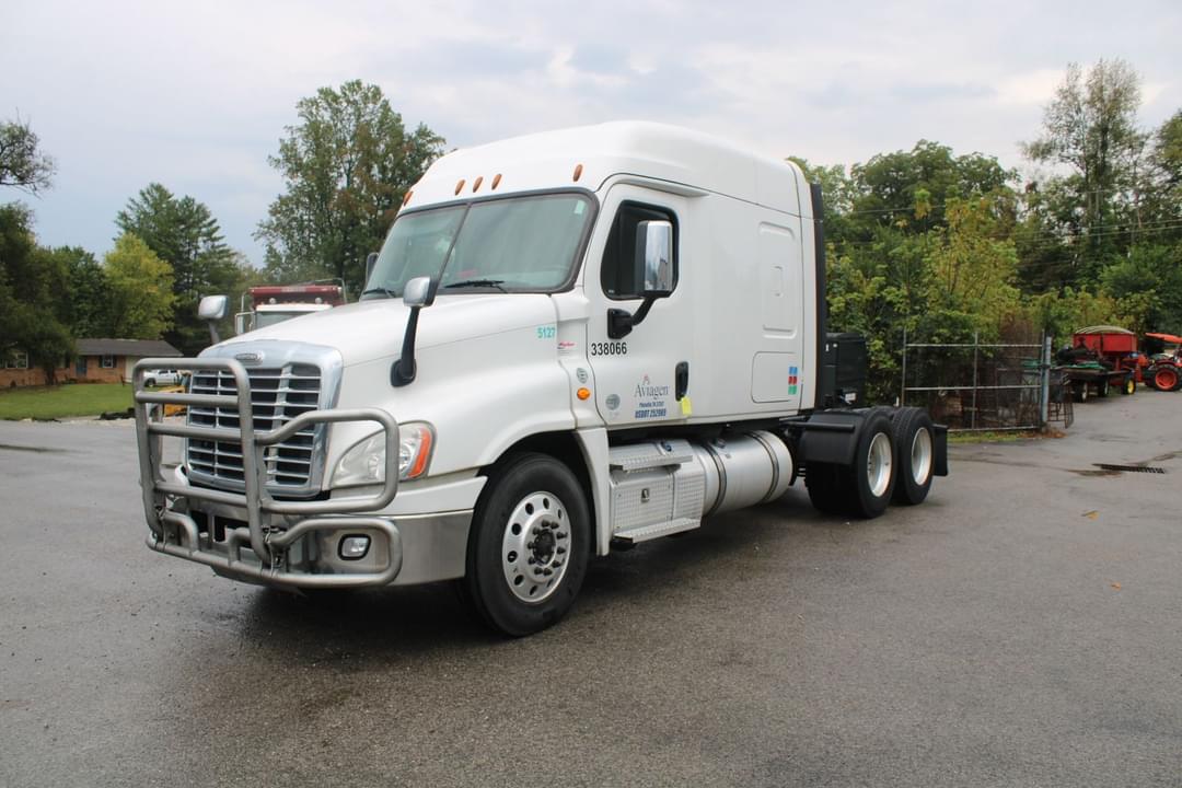 Image of Freightliner Cascadia Primary image
