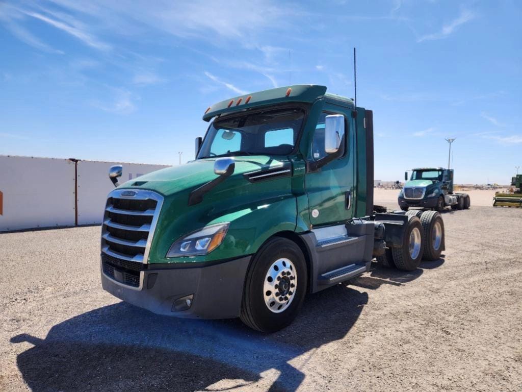 2020 Freightliner Cascadia Equipment Image0