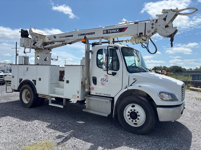 Image of Freightliner M2 106 equipment image 1