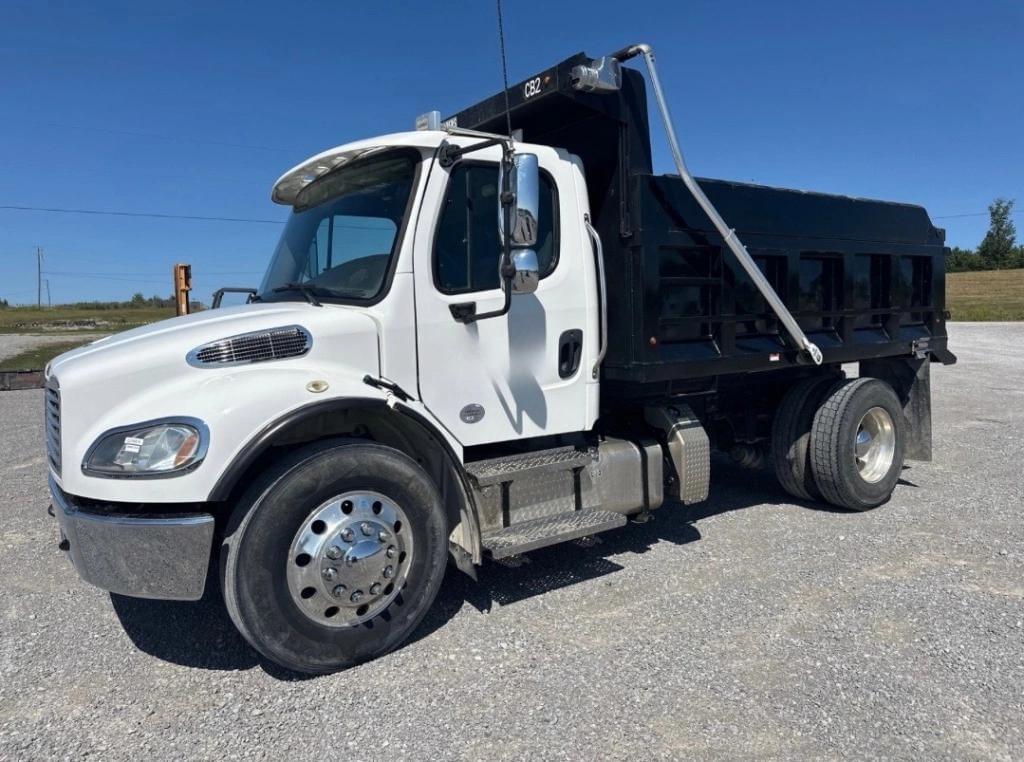 Image of Freightliner M2 106 Primary image