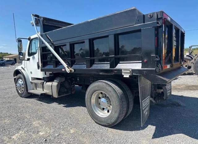 Image of Freightliner M2 106 equipment image 2