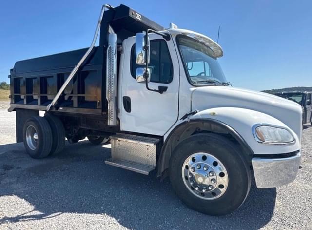 Image of Freightliner M2 106 equipment image 1
