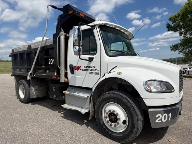 Image of Freightliner M2 equipment image 1