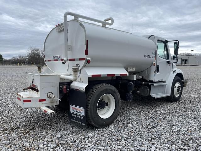 Image of Freightliner M2 equipment image 2