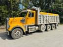 2020 Freightliner SD122 Image