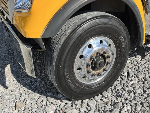Image of Freightliner SD122 equipment image 4