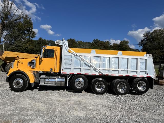 Image of Freightliner SD122 equipment image 1