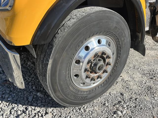 Image of Freightliner SD122 equipment image 4