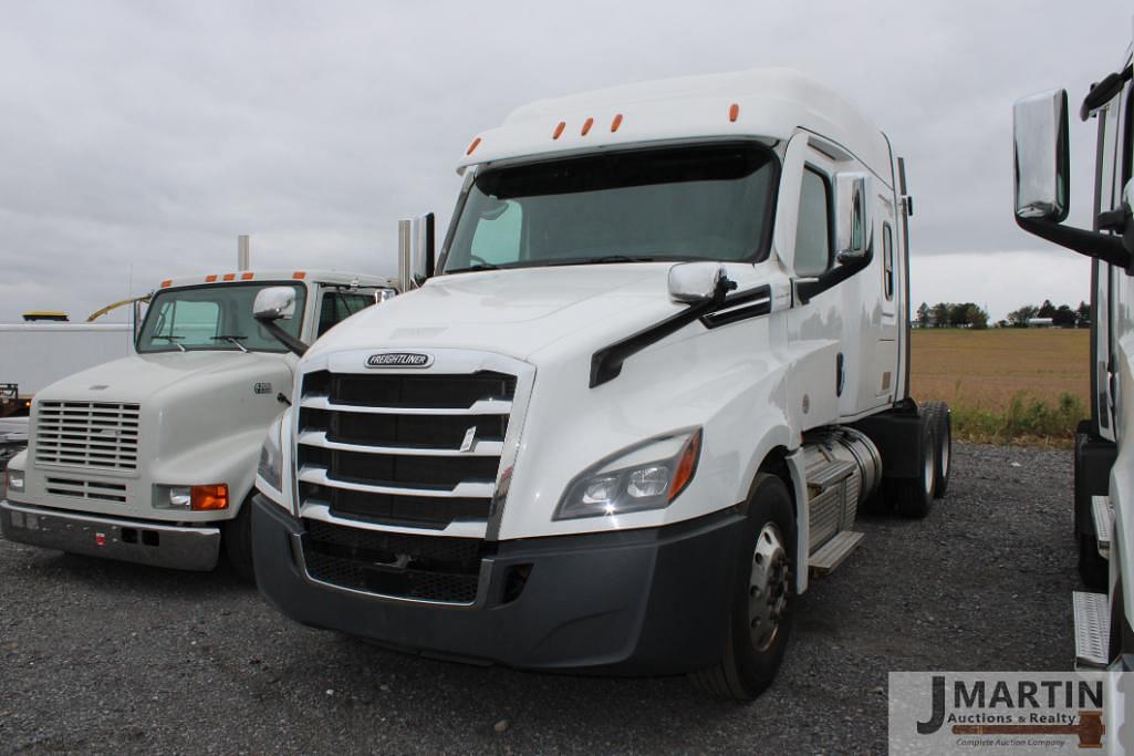 Image of Freightliner Undetermined Primary image