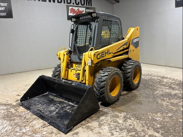 Image of Gehl 4840 equipment image 1