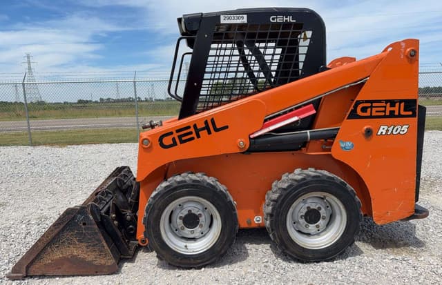 Image of Gehl R105 equipment image 2