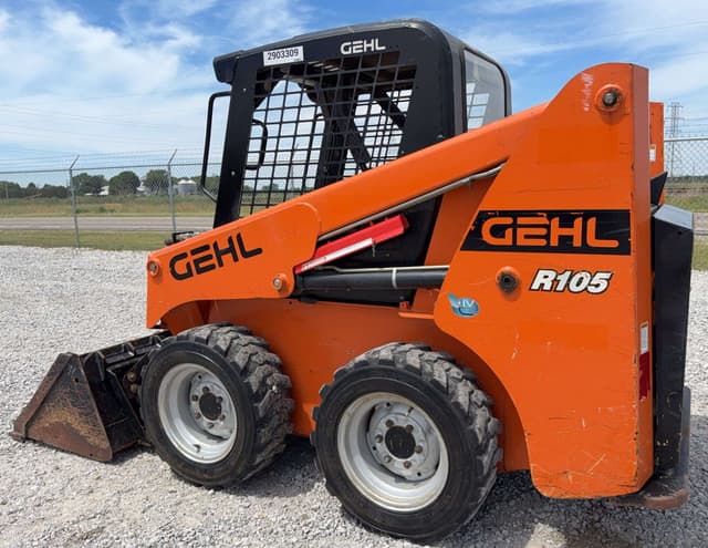 Image of Gehl R105 equipment image 4