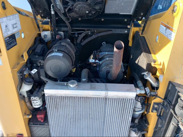 Image of Gehl R190 equipment image 4