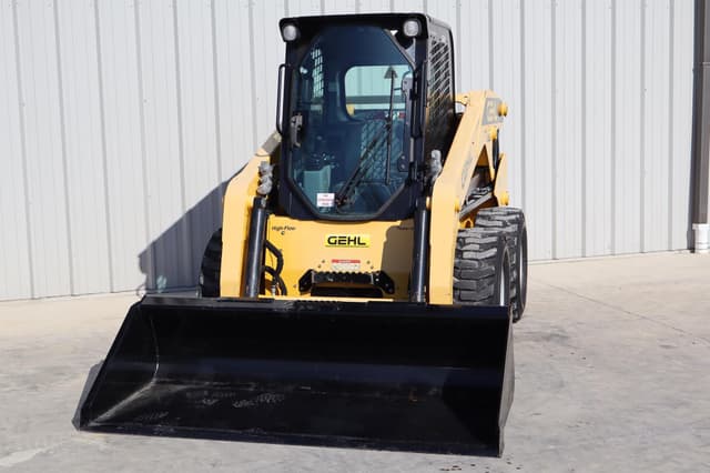 Image of Gehl V270 equipment image 1