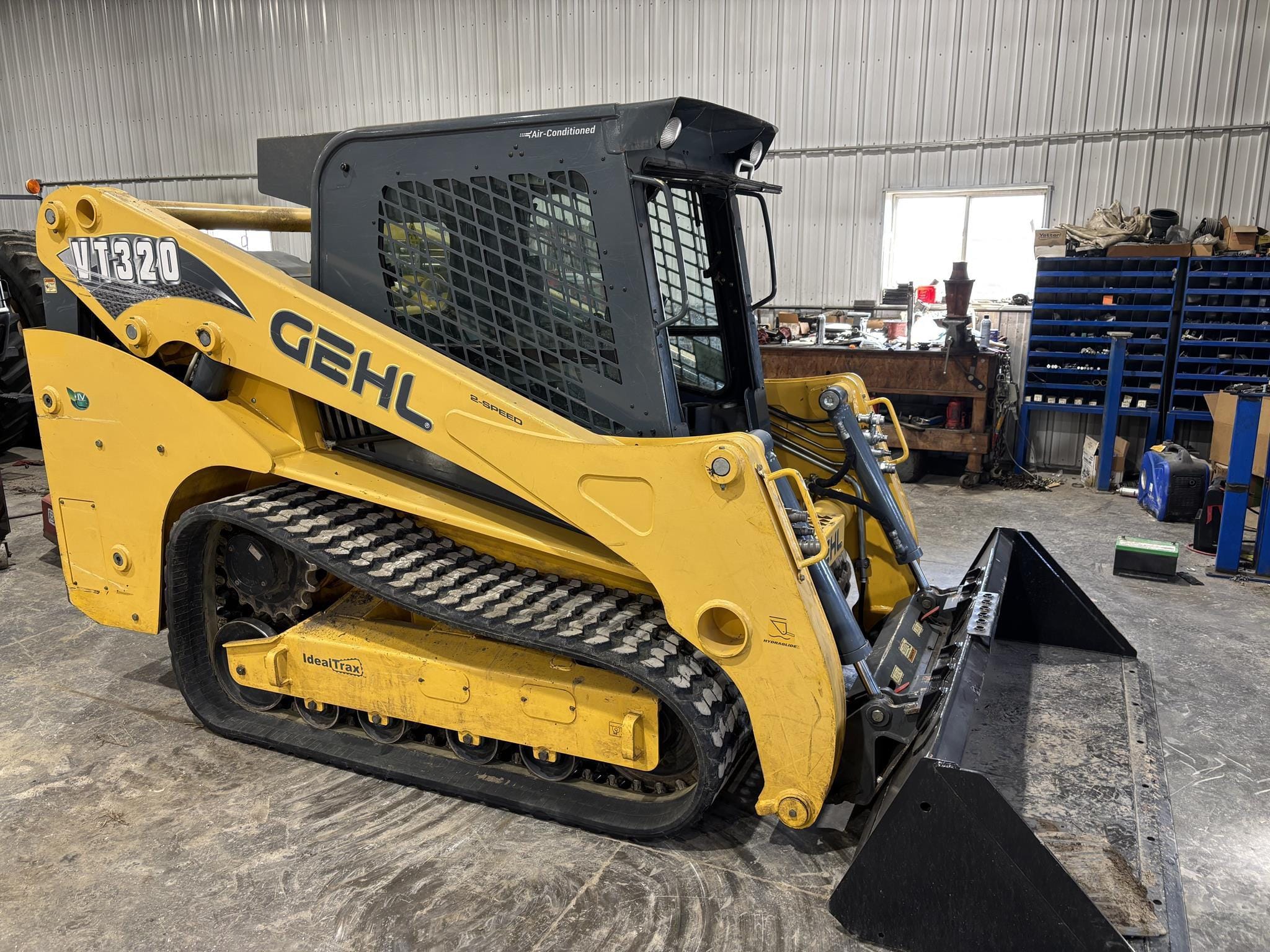 Main image Gehl VT320