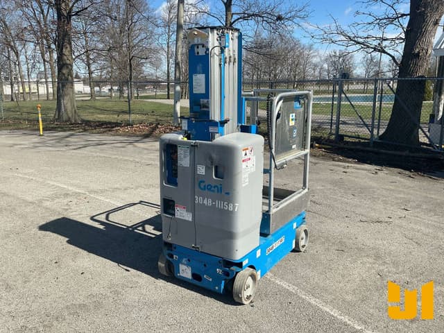 Image of Genie GR-20 equipment image 2