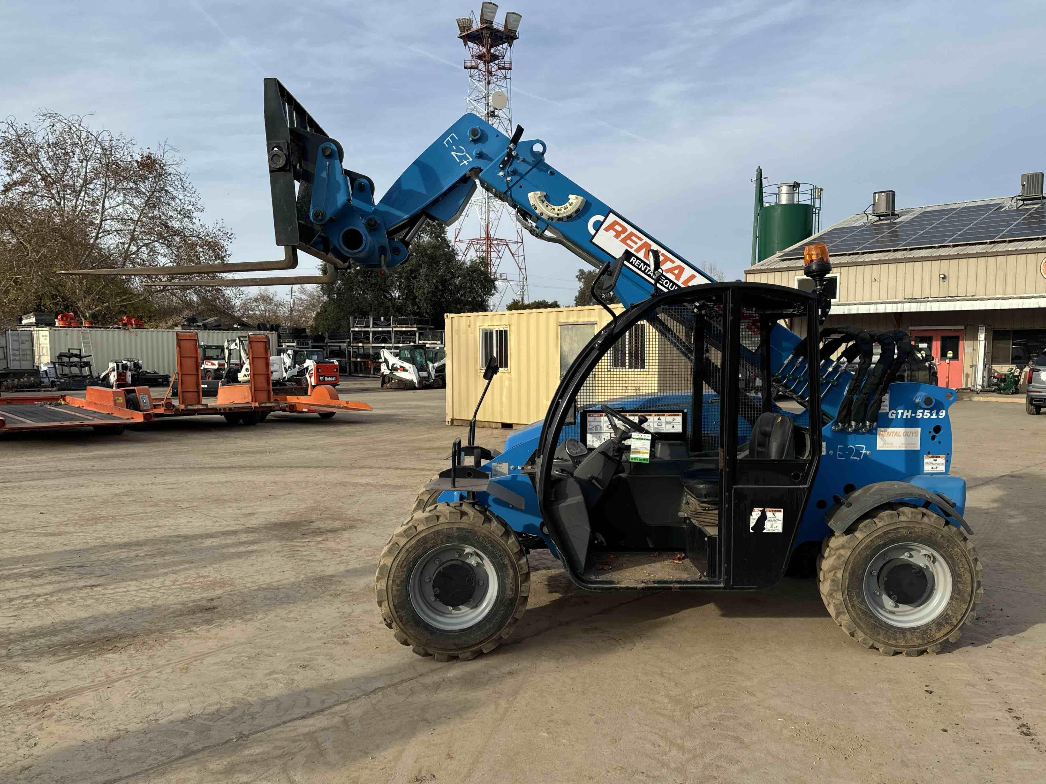 2020 Genie GTH-5519 Equipment Image0