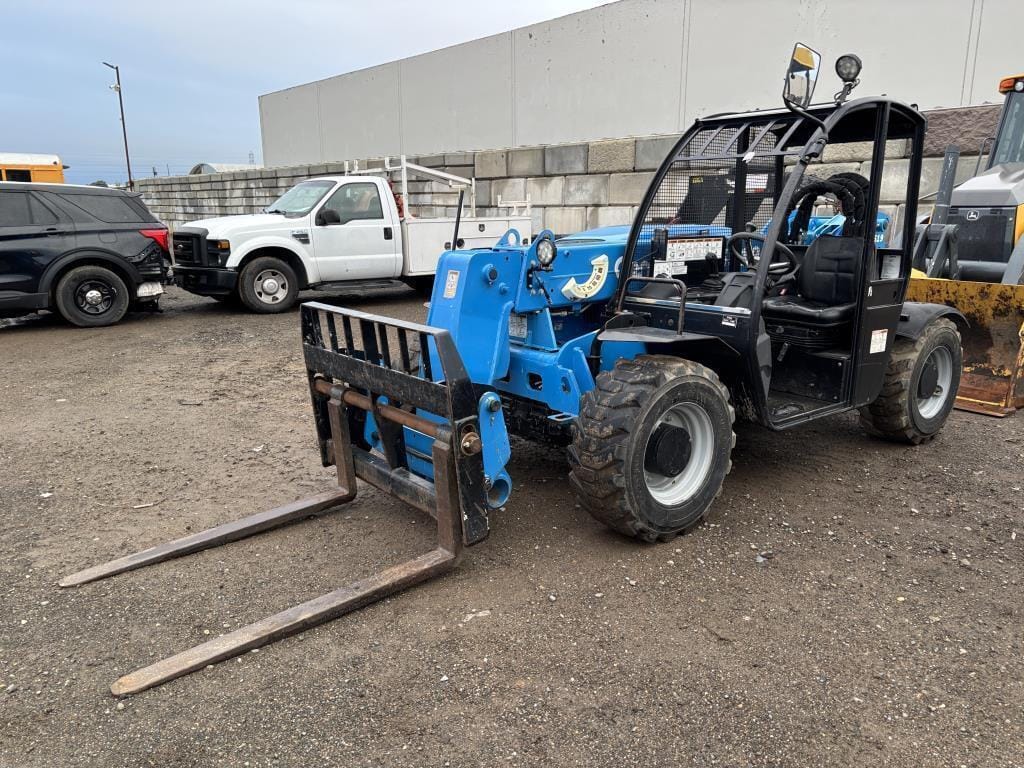 2020 Genie GTH-5519 Equipment Image0