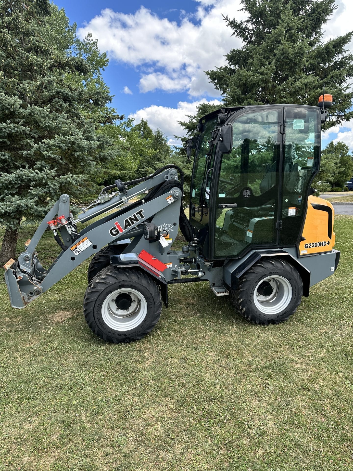 2020 Giant G2200HD+ Equipment Image0