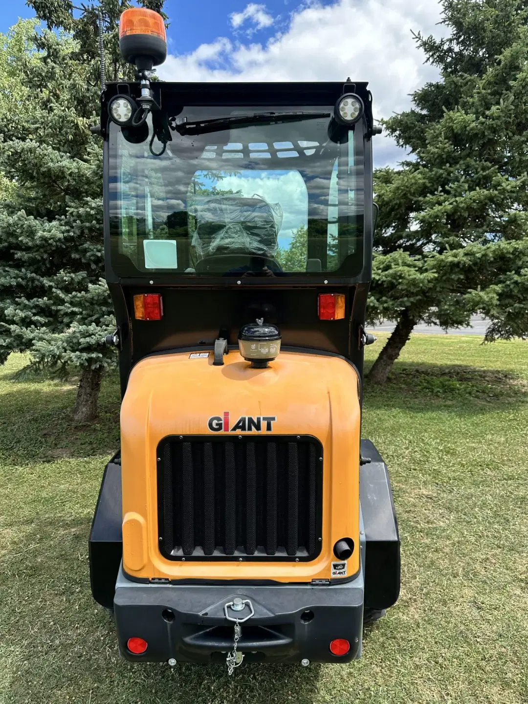 Image of Giant G2200HD+ Image 1