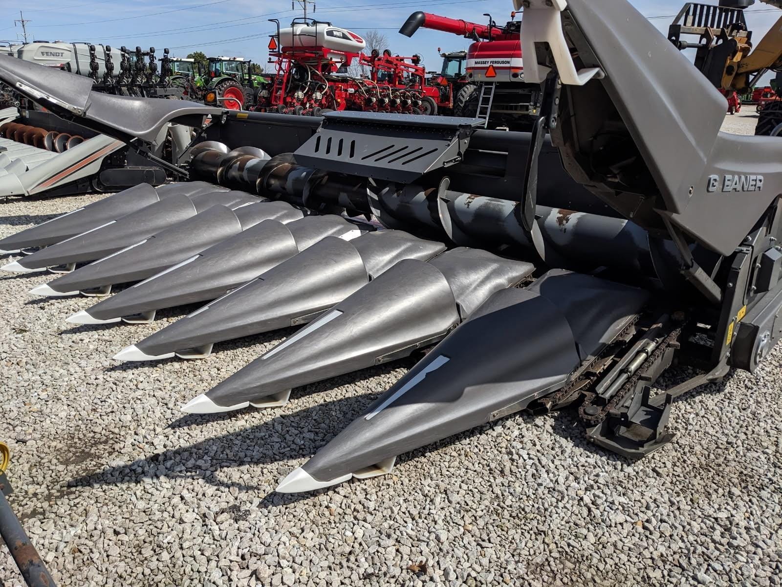 2020 Gleaner Command 3308 Equipment Image0