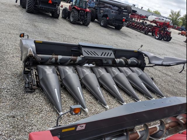 Image of Gleaner Command 3308 equipment image 1