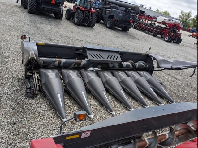 Image of Gleaner Command 3308 equipment image 1