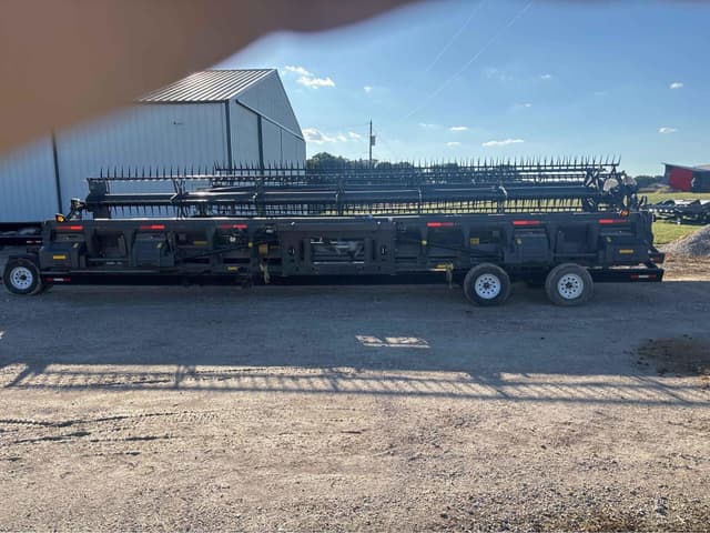 Image of Gleaner 9335 equipment image 2