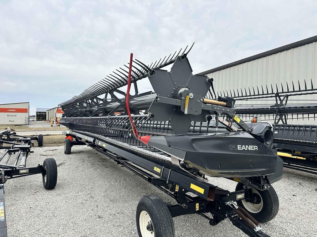 Image of Gleaner 9335 Primary image