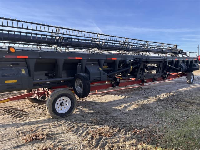 Image of Gleaner 9340 equipment image 1