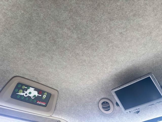 Image of Gleaner S97 equipment image 4