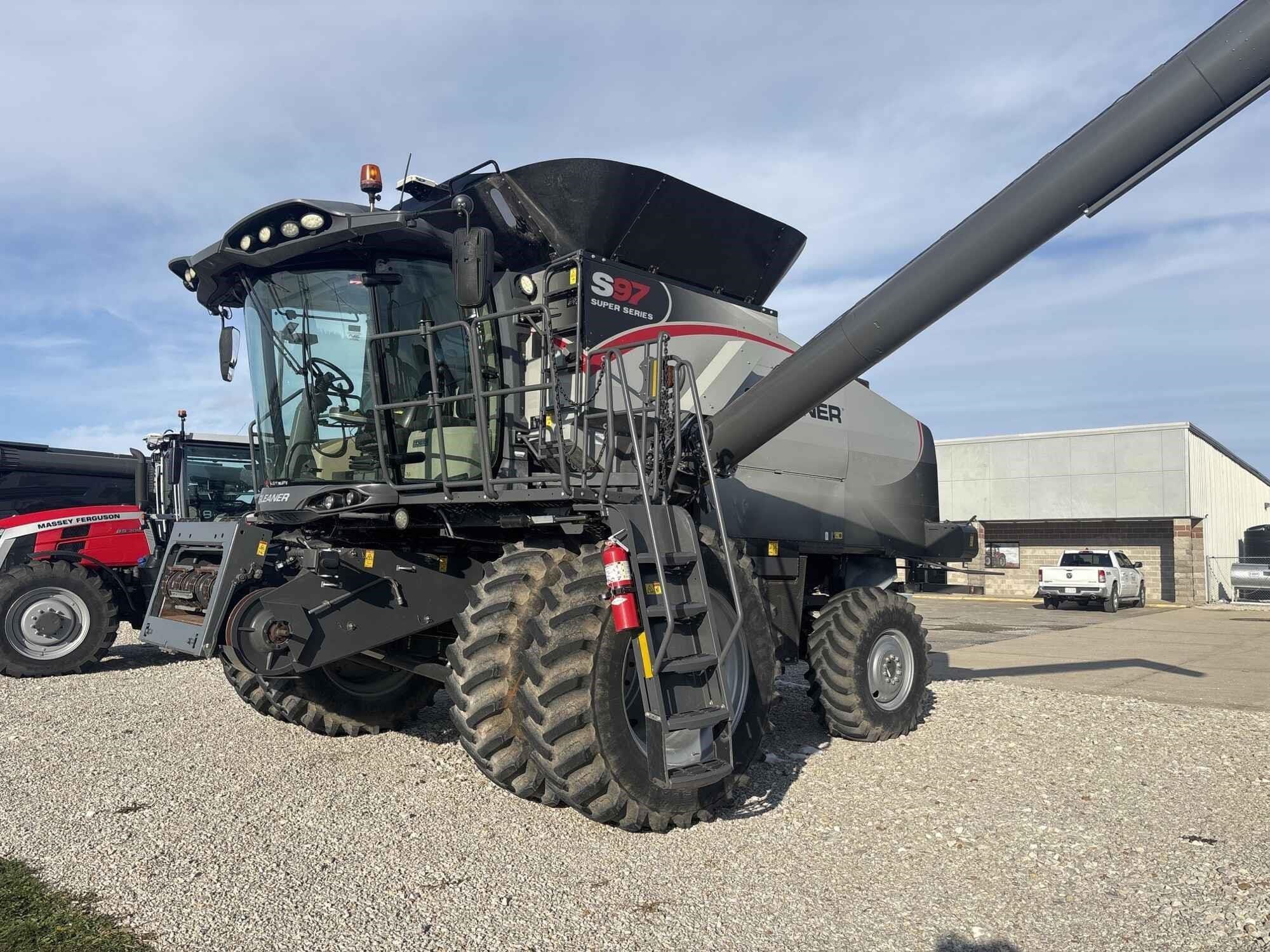 2020 Gleaner S97 Equipment Image0