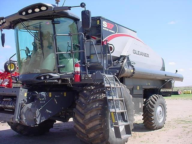 Thumbnail image Gleaner S97 0