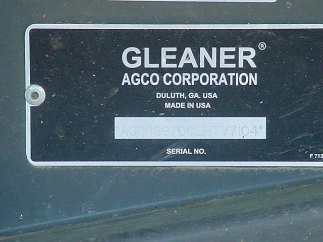 Image of Gleaner S97 equipment image 4
