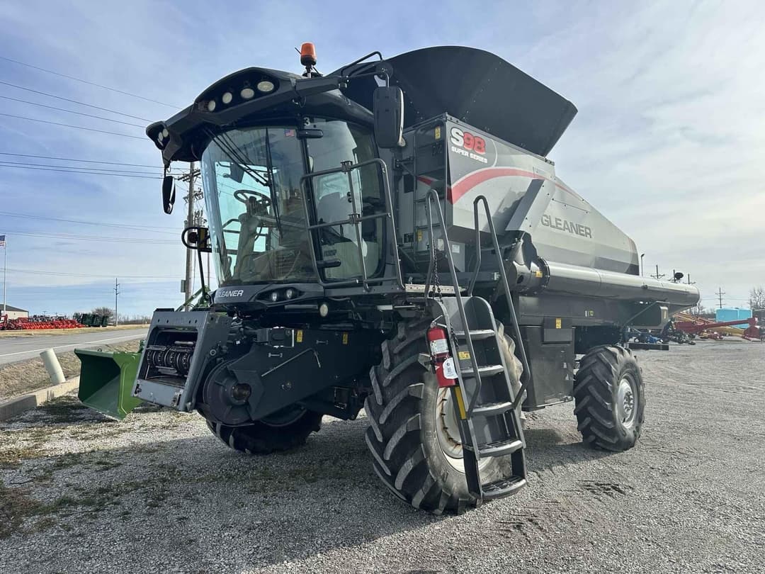 Image of Gleaner S98 Primary image