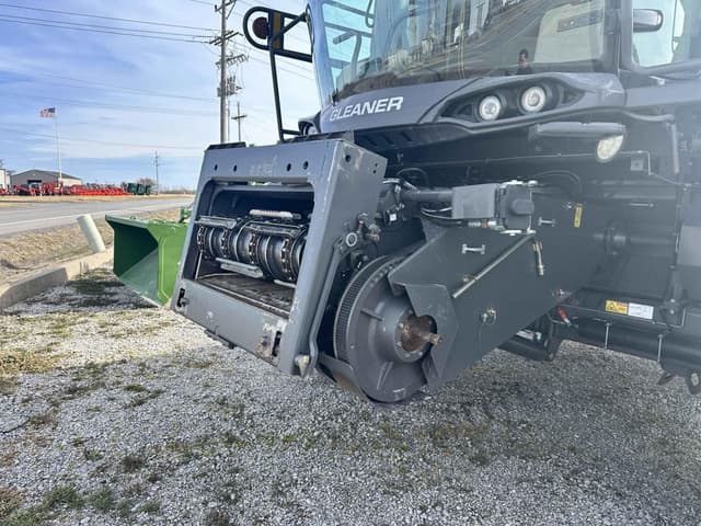 Image of Gleaner S98 equipment image 1