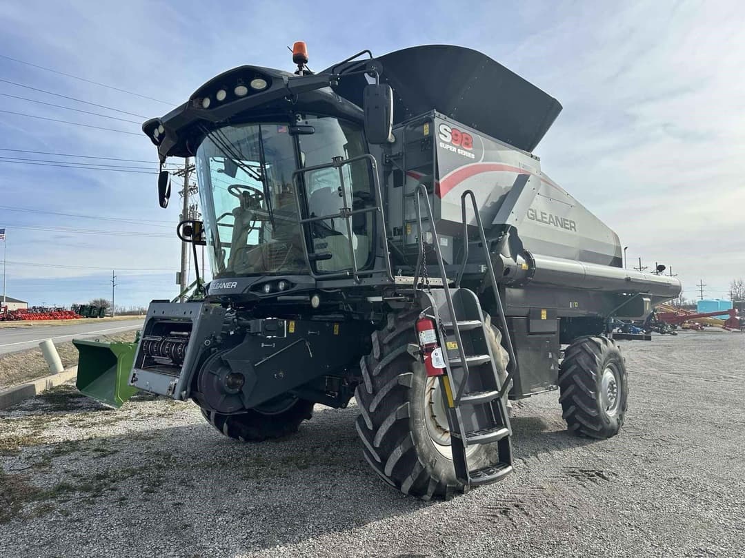Image of Gleaner S98 Primary image